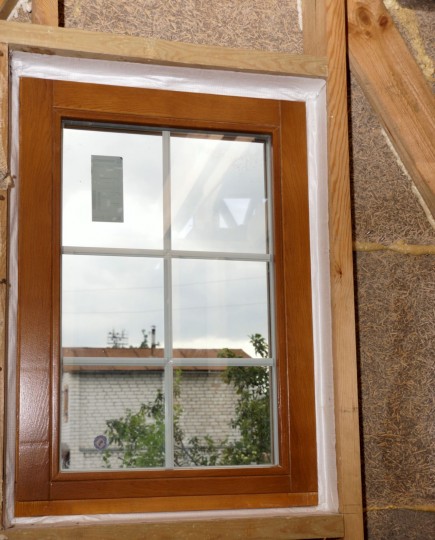 Глухое окно из сосны с ламелью из дуба 12мм  с внутренней стороны, с трехкамерным стеклопакетом (4 стекла)_result