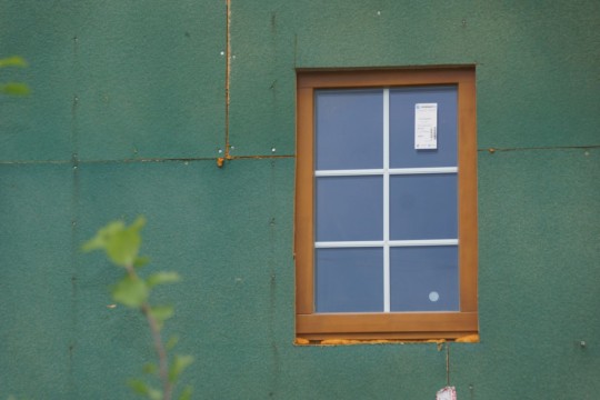 Глухое окно из сосны с ламелью из дуба 12мм  с внутренней стороны,_result